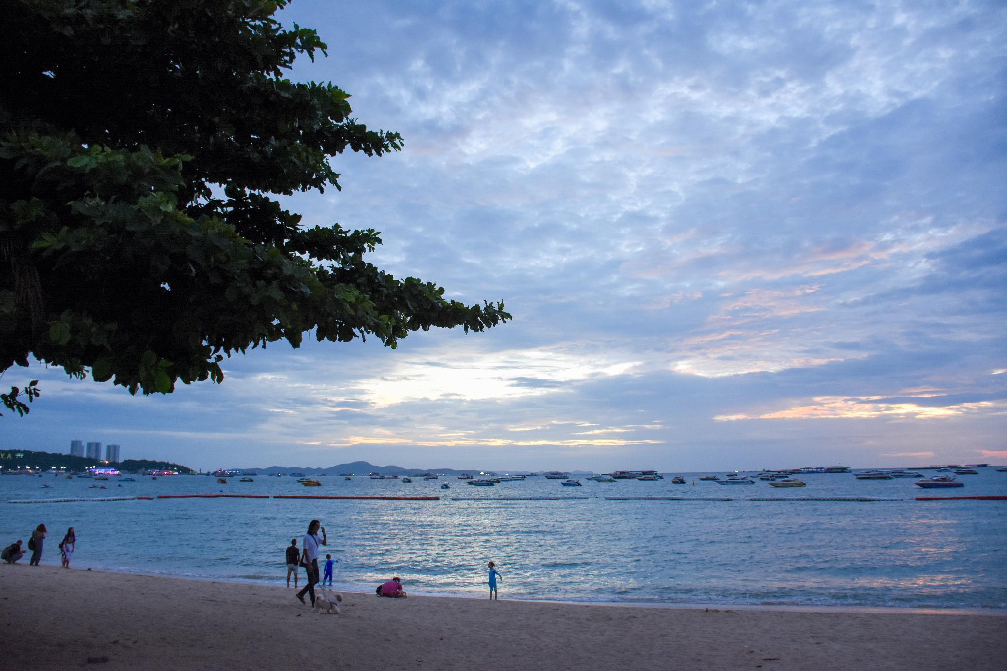 Basaya Beach Hotel & Resort Pattaya Luaran gambar
